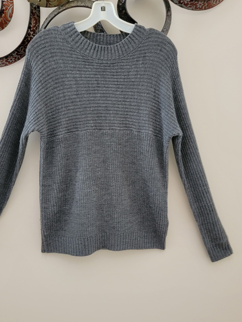 Cozy Ribbed Crewneck Sweater - Gray